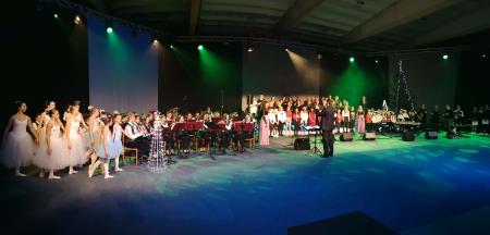 Božično novoletni koncert – v sliki 97